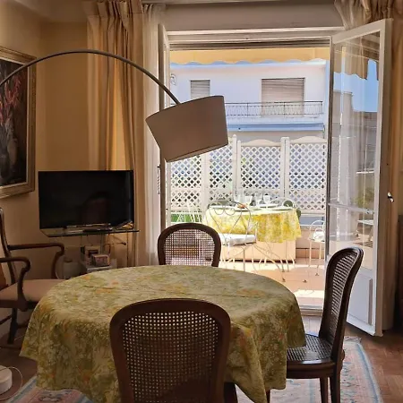 Apartament Le California T3