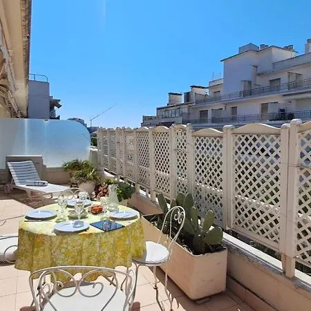 Apartment Le California T3 *