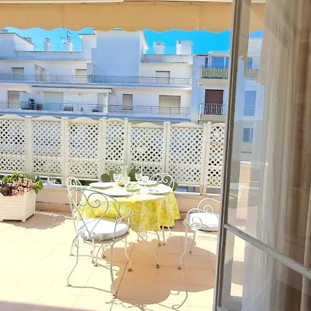 Le California T3 Apartment